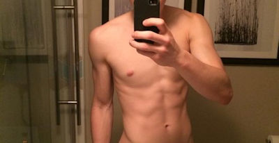 Égoportrait d'Hugo Gauthier. Égoportrait d'Hugo Gauthier.