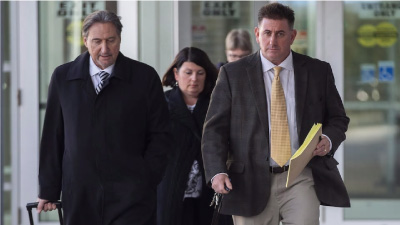 Dave Brubaker (à droite) en compagnie de son avocat Patrick Ducharme. Dave Brubaker (à droite) en compagnie de son avocat Patrick Ducharme.